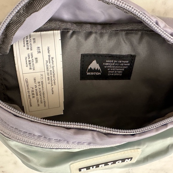 Authentic Burton Nerka Hip Pack (Fanny Pack) in grey and neon green - Picture 5 of 8